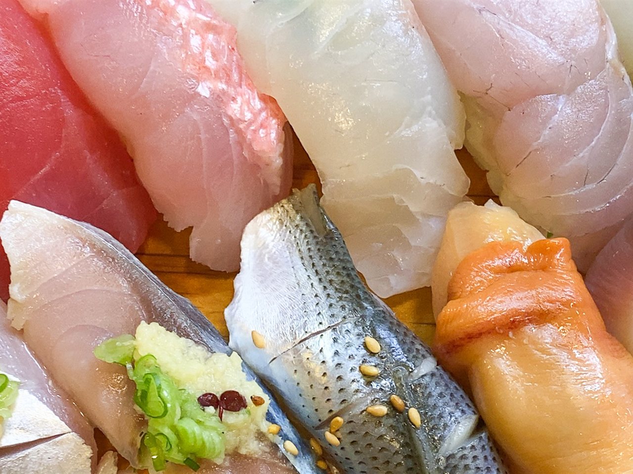 熊本の海の旬魚を握る錦寿司の寿司